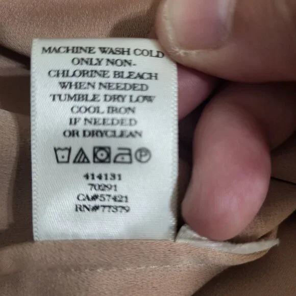 Ann Taylor Sleeveless Mock Neck Tank Blouse with Pleats SZ Small Pinkish Beige - Picture 9 of 10